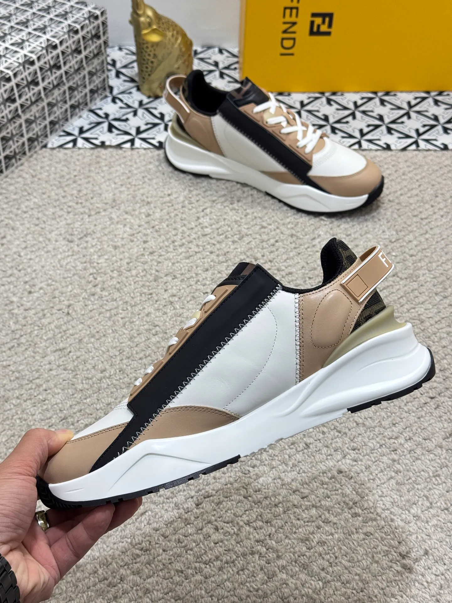 Men's men's shoes 💰520 [New style] 🦥🦥 Original quality - Fendi ◾️▫️F D🆕 Spring and summer new men's slip-on sneakers, with elastic straps, side zippers, and corrugated soles engraved with F. Embossed Fendi Flow lettering on the heel. Mixed material of high-tech fabric and black suede. FF graphic tongue. Ultra-light and wear-resistant EVA sole. Size: 38-44 (45 customized